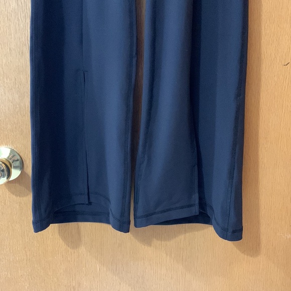 NWT Yogalicious Super High Rise Elastic Free Flare Slit Front Leg-M - Picture 3 of 8